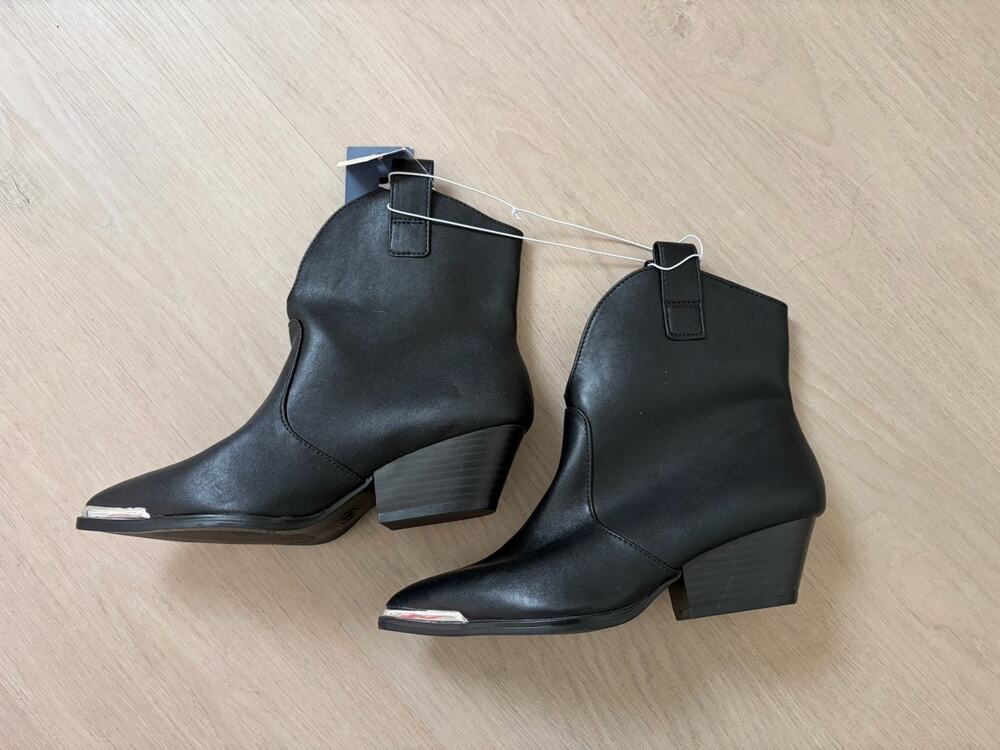 Women’s Black Cowboy Booties Faux Leather Western Pointed Silver Trim Toe 6.5